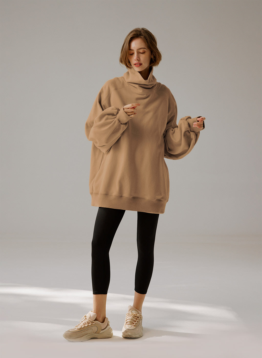 Oversize sweatshirt z kołnierzem - Elegancki komfort 